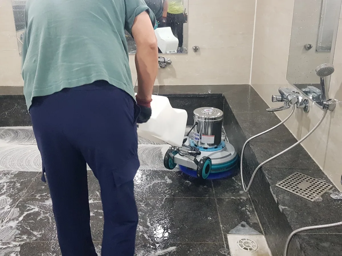 중구 광희동2가 찜질방 수전·샤워기 건식 사우나 위생청소 사례 - 행진크린